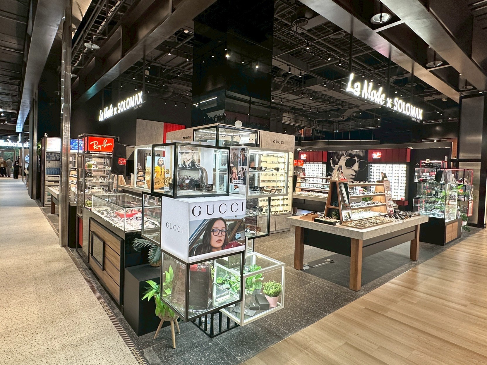 LaMode x SOLOMAX  新店裕隆城